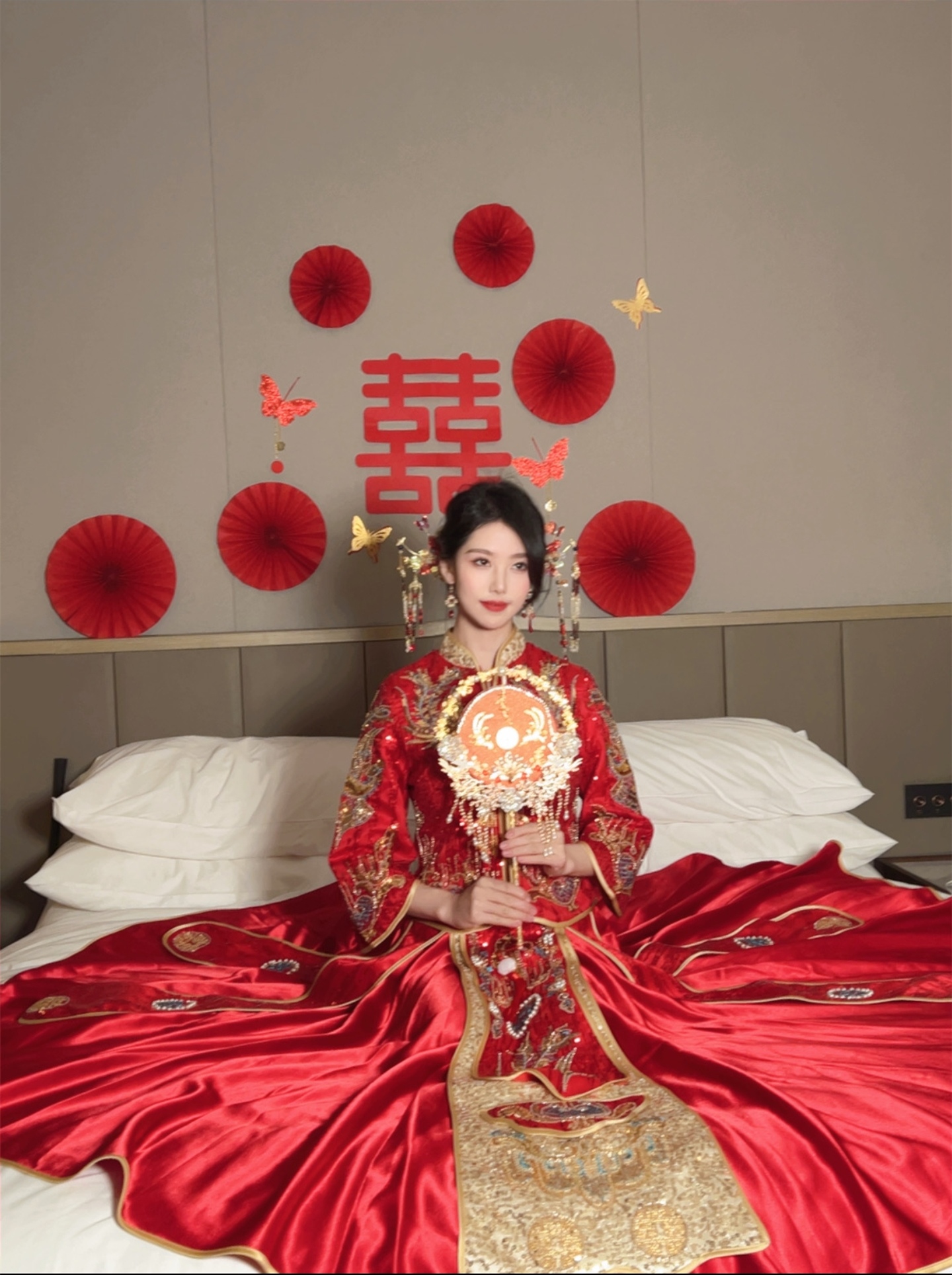 【抖娘利世】喜庆婚衣婚房乱搞