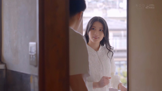 本庄鈴:《和住在我隔壁美丽人妻的五日秘情》 偷窥小洞的秘密